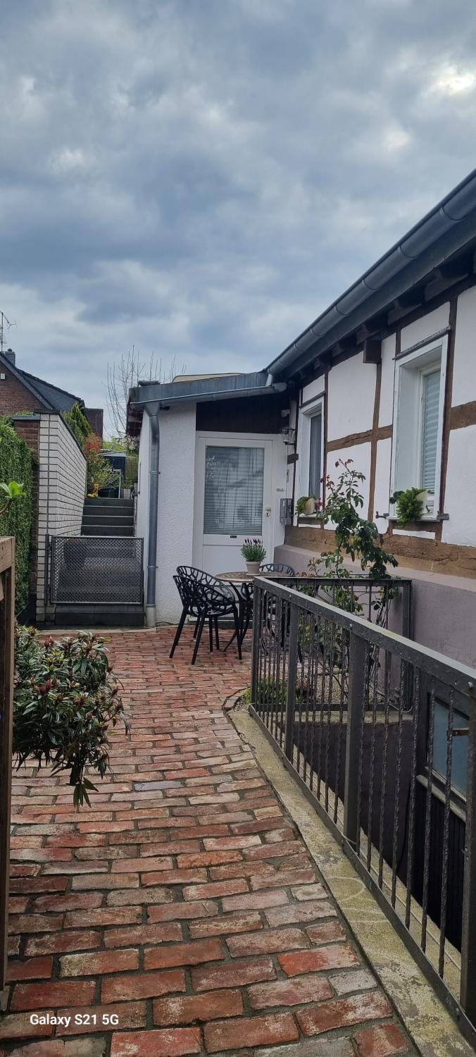 Property building, Patio, Balcony/Terrace