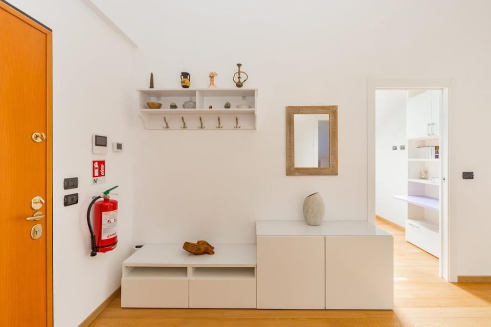 Romantic Navigli Attic Free Garage 255 x 520 cm Apartment in Milan