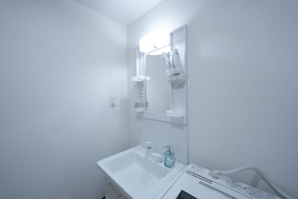 New OPEN!難波まで電車で5分!花園町駅徒歩1分!ホテルリネン使用 103 Apartment in Osaka