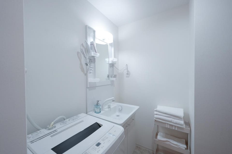 New OPEN!難波まで電車で5分!花園町駅徒歩1分!ホテルリネン使用 104 Apartment in Osaka