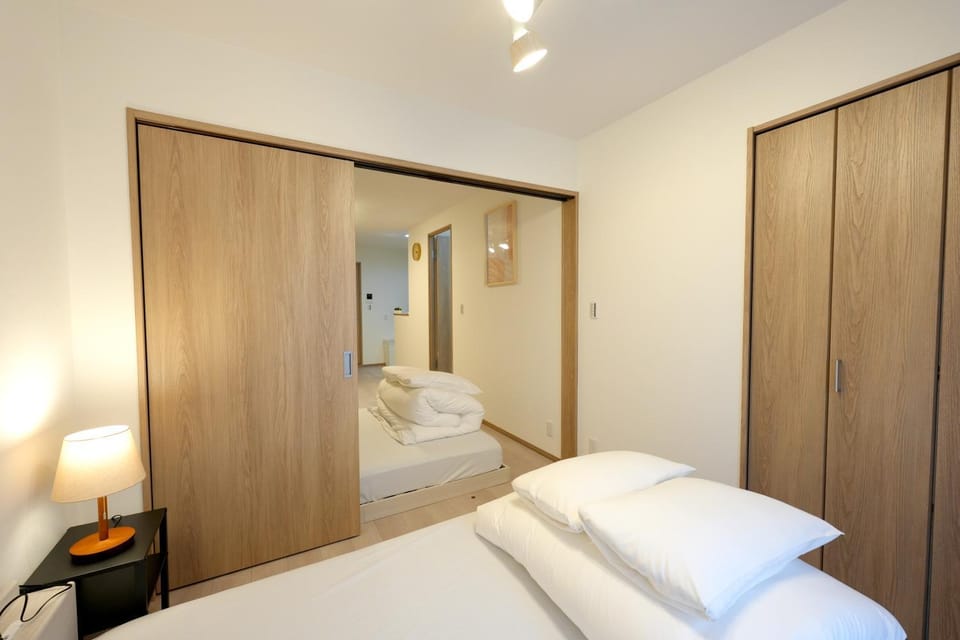 New OPEN!難波まで電車で5分!花園町駅徒歩1分!ホテルリネン使用 402 Apartment in Osaka