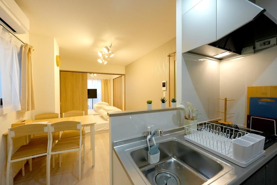 New OPEN!難波まで電車で5分!花園町駅徒歩1分!ホテルリネン使用 404 Apartment in Osaka