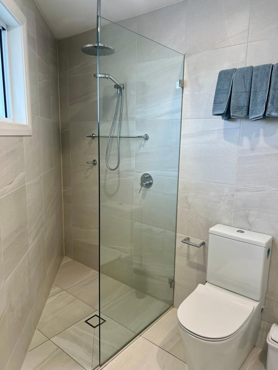 Entire Attached Granny Flat Home - Sleeps 4 House in Wollongong