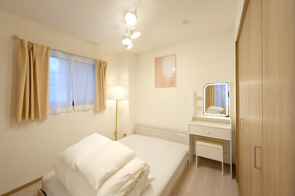 New OPEN!難波まで電車で5分!花園町駅徒歩1分!ホテルリネン使用 405 Apartment in Osaka
