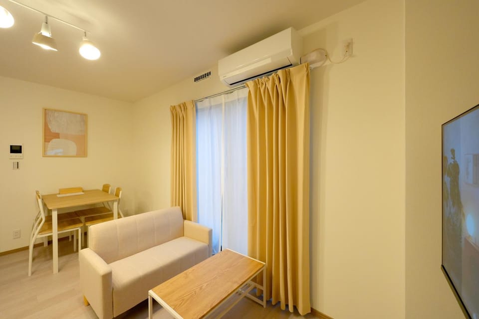 New OPEN!難波まで電車で5分!花園町駅徒歩1分!ホテルリネン使用 405 Apartment in Osaka