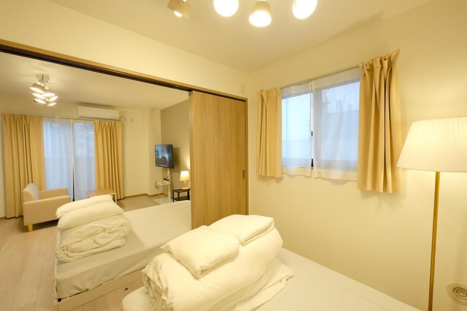 New OPEN!難波まで電車で5分!花園町駅徒歩1分!ホテルリネン使用 405 Apartment in Osaka