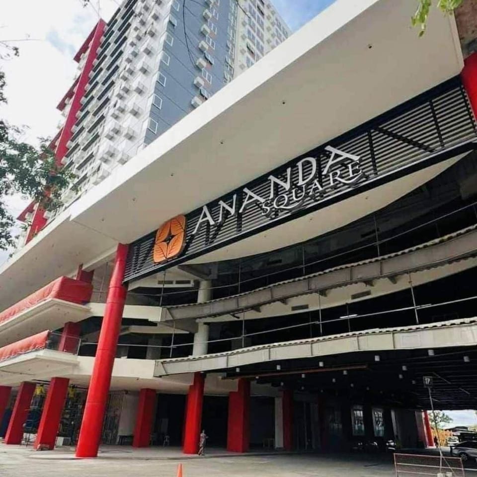 NestAway Condo Apartment in Las Pinas
