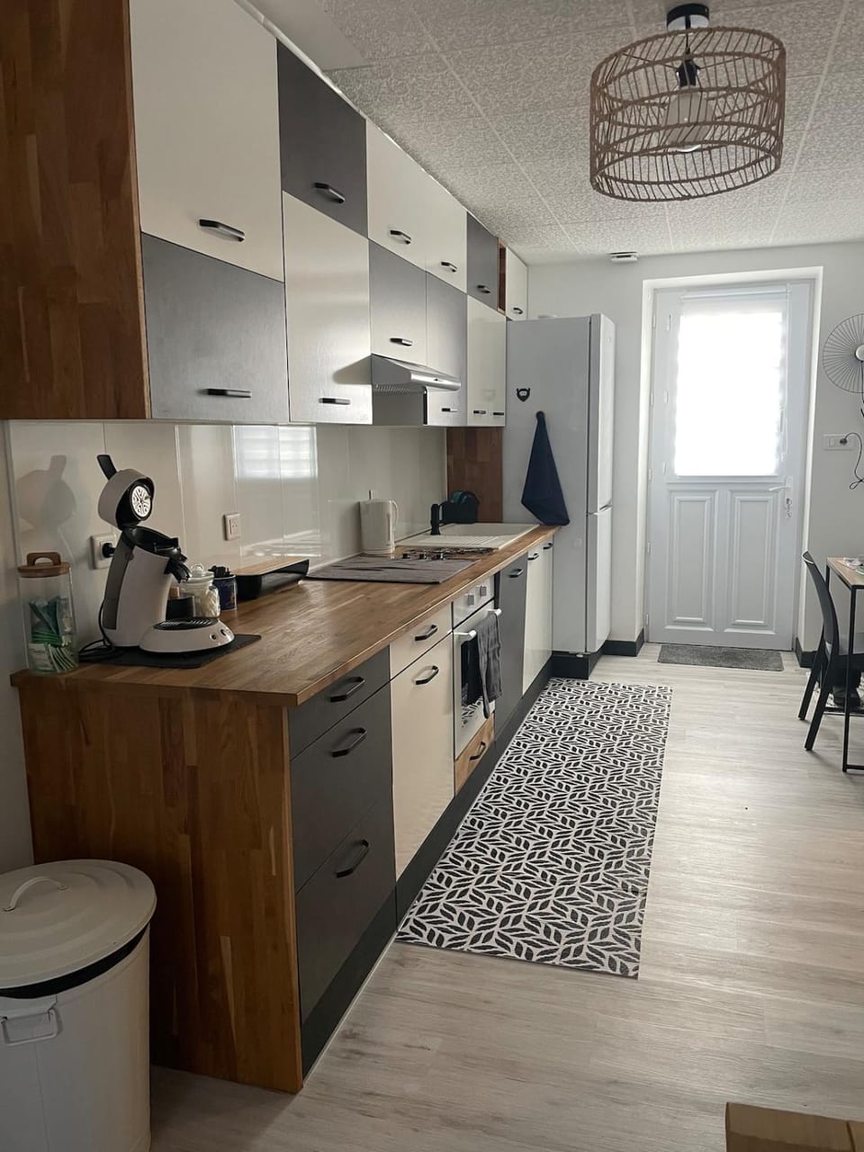 Kitchen or kitchenette, oven, stove