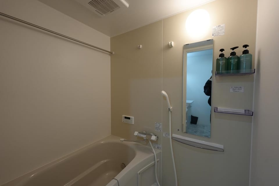New OPEN!難波まで電車で5分!花園町駅徒歩1分!ホテルリネン使用 205 Apartment in Osaka