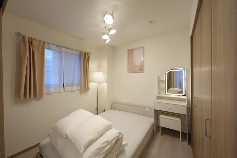 New OPEN!難波まで電車で5分!花園町駅徒歩1分!ホテルリネン使用 205 Apartment in Osaka