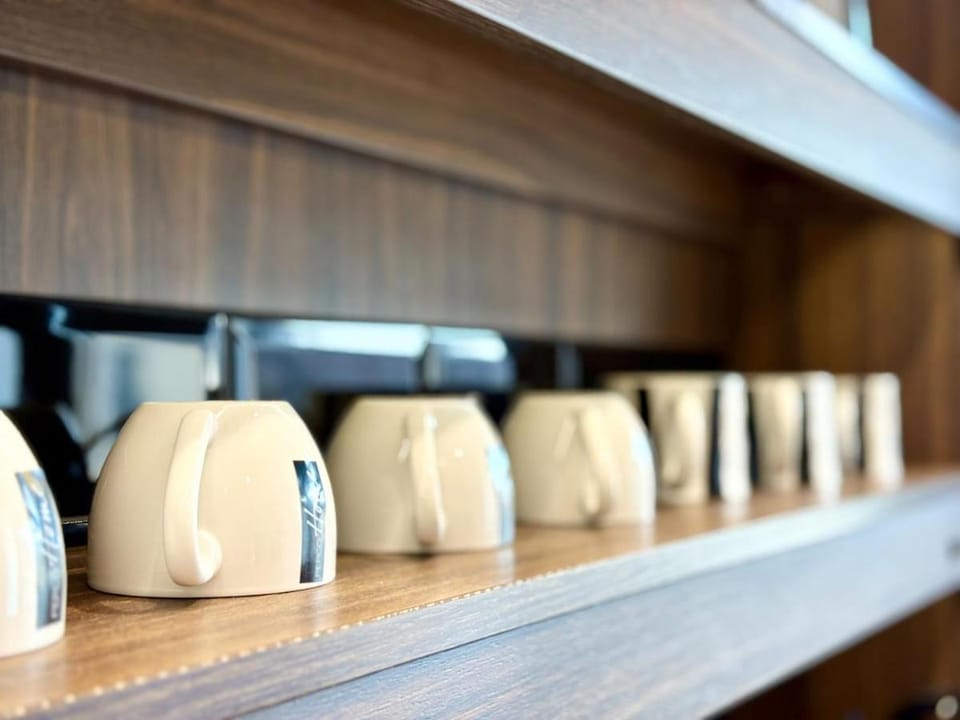 Coffee/tea facilities, Kitchen or kitchenette, kitchen, kitchen