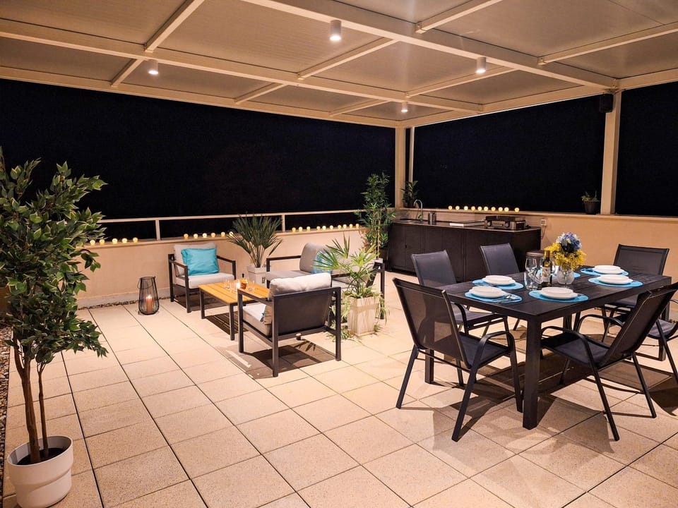 Balcony/Terrace, Balcony/Terrace, Kitchen or kitchenette, Seating area, Dining area