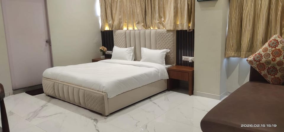 Nine Suites - Super Deluxe Unit No 8 Apartment in Ahmedabad