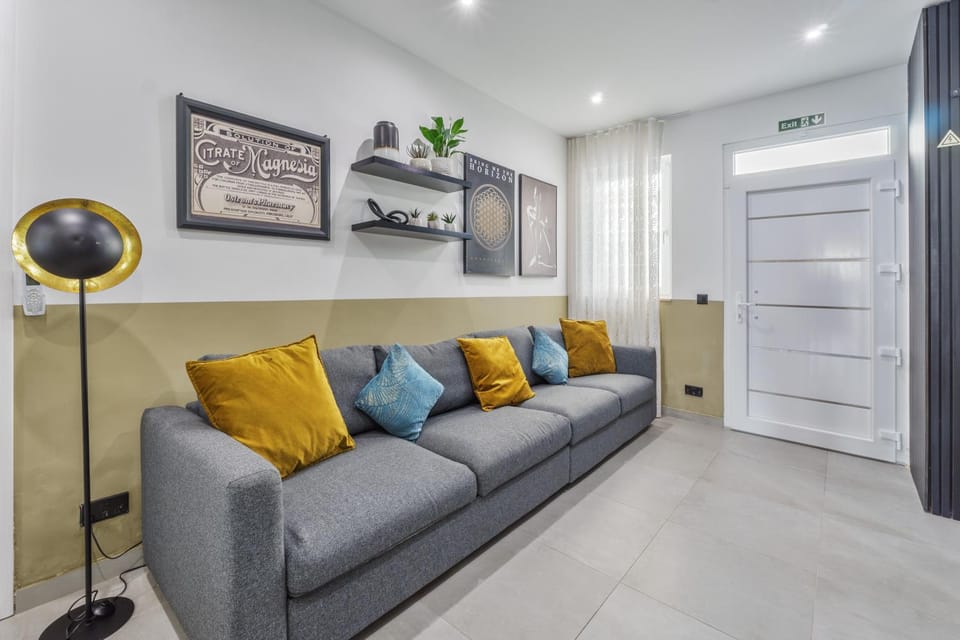 TV and multimedia, Living room, Seating area