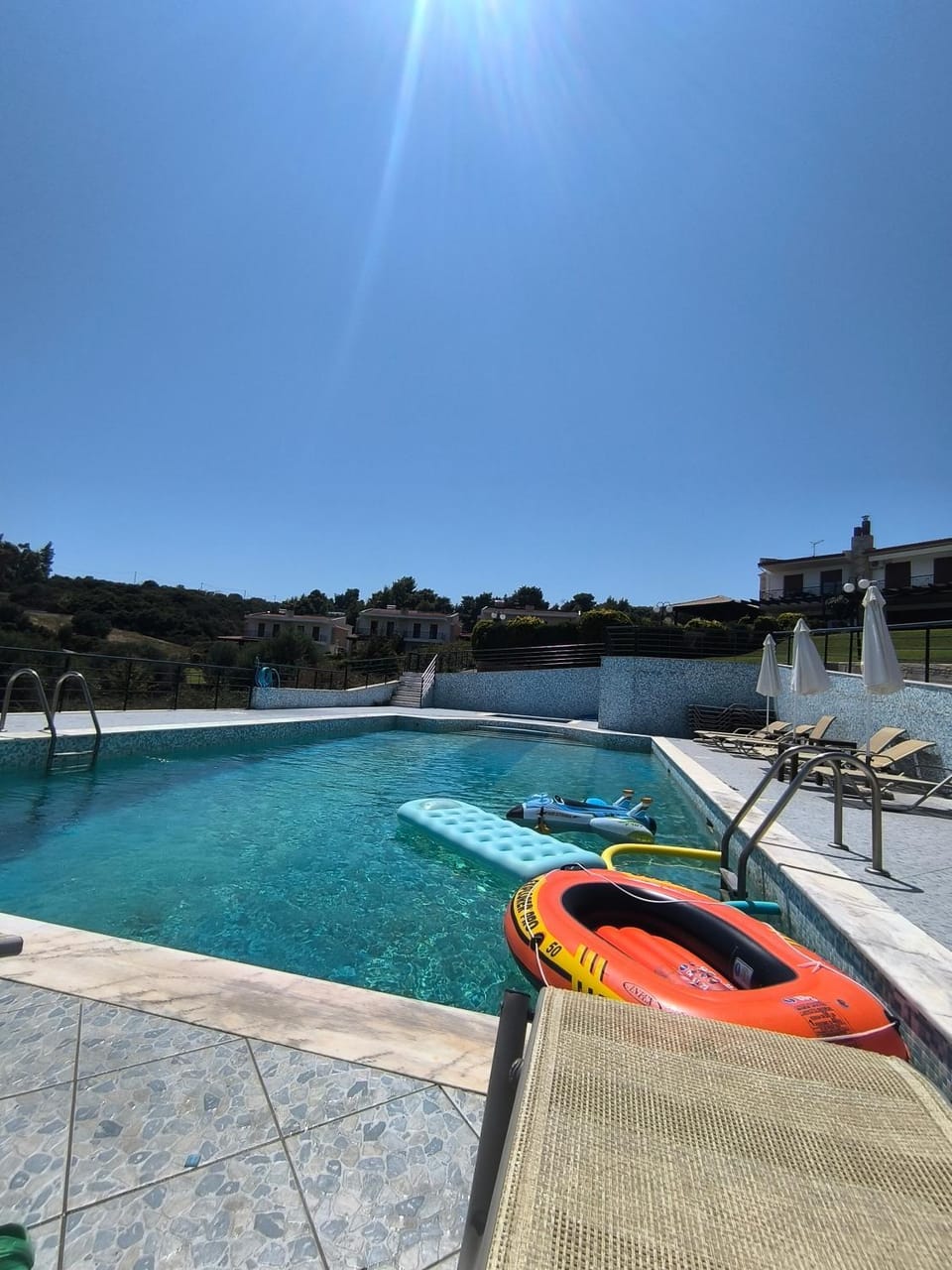 Pool view, Swimming pool, sunbed