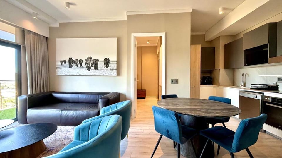 Communal lounge/ TV room, Kitchen or kitchenette, Living room, Dining area