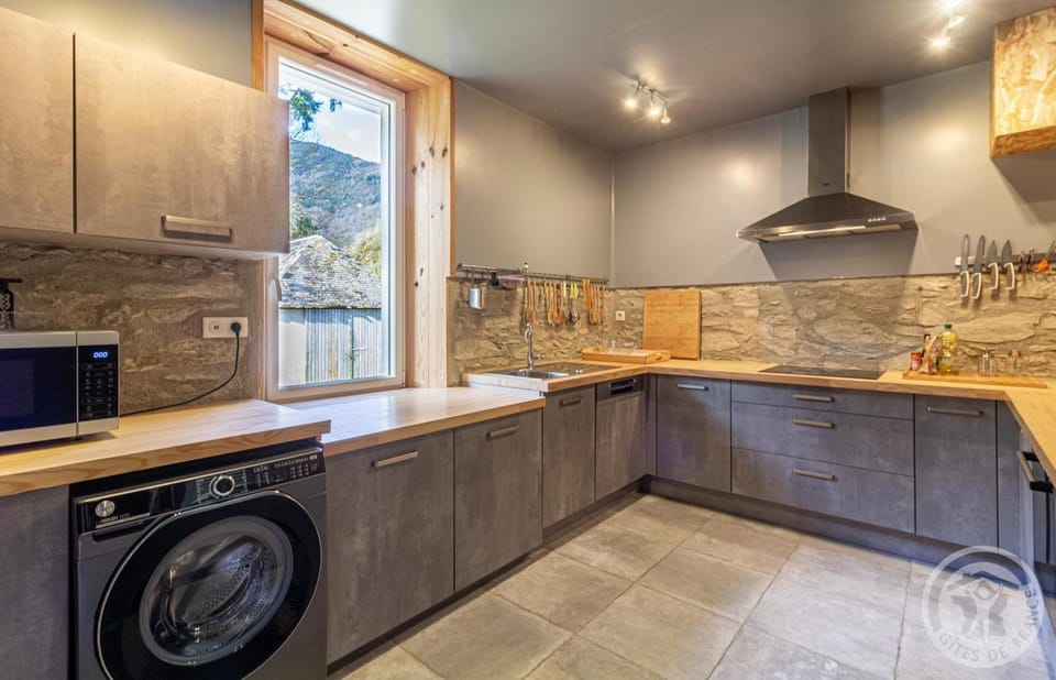 Aubépine Vacation rental in Occitanie