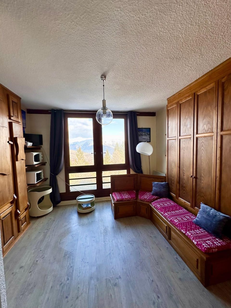 Living room, Seating area, wardrobe