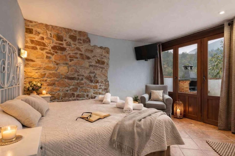 Property building, Living room, Bedroom