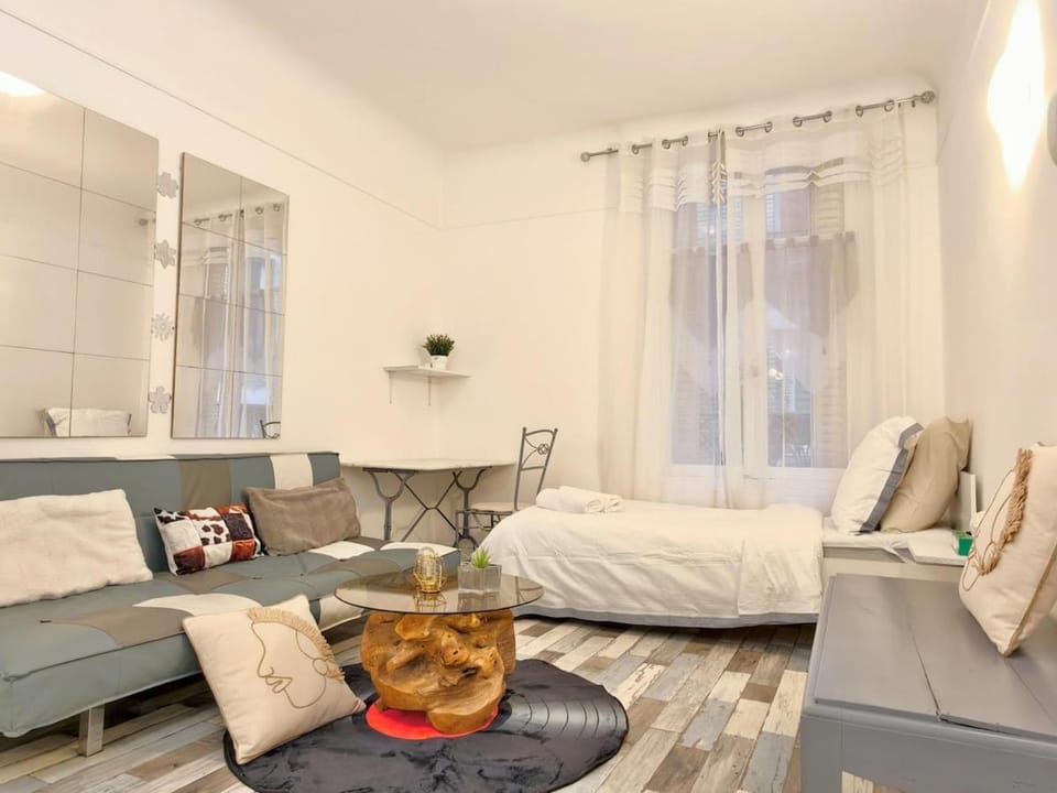 Well-Located Studio near Montparnasse withElevator Apartment in Paris