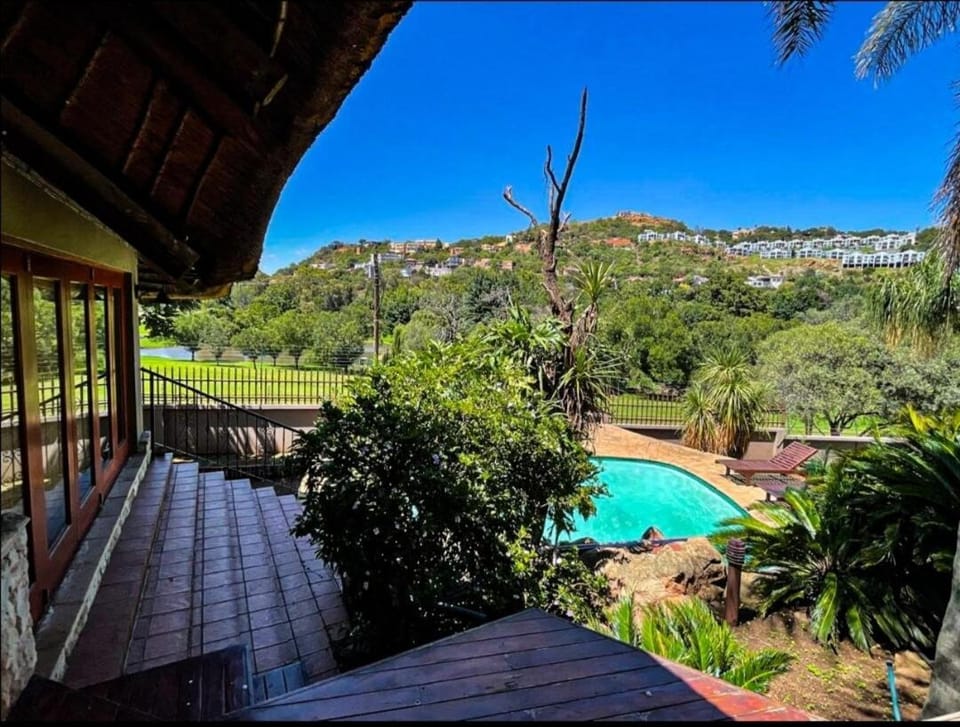 Studio APT with pool and jacuzzi at the golf course Apartment in Gauteng