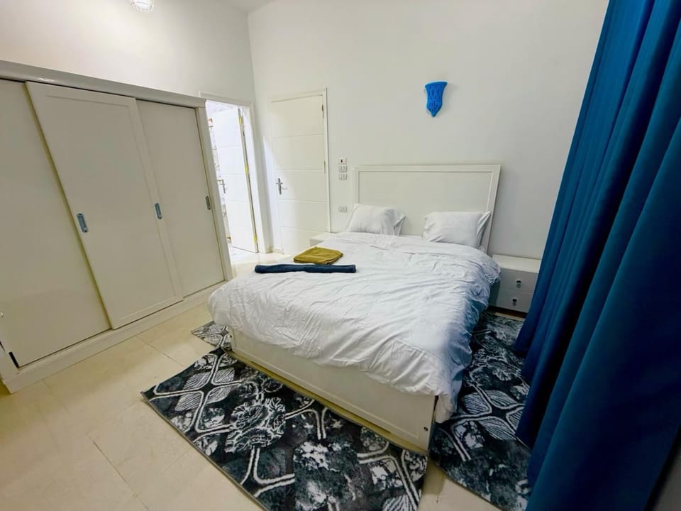 Bed, Photo of the whole room, Bedroom, towels, wardrobe
