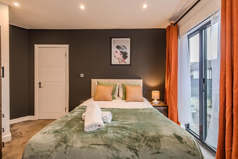 Super Central 3 Bedroom Flat Next To Brighton Beach Apartment in Brighton