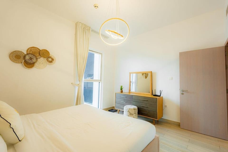 Yas Island Gem 1BR Near Warner Bros & SeaWorld Apartment in Abu Dhabi