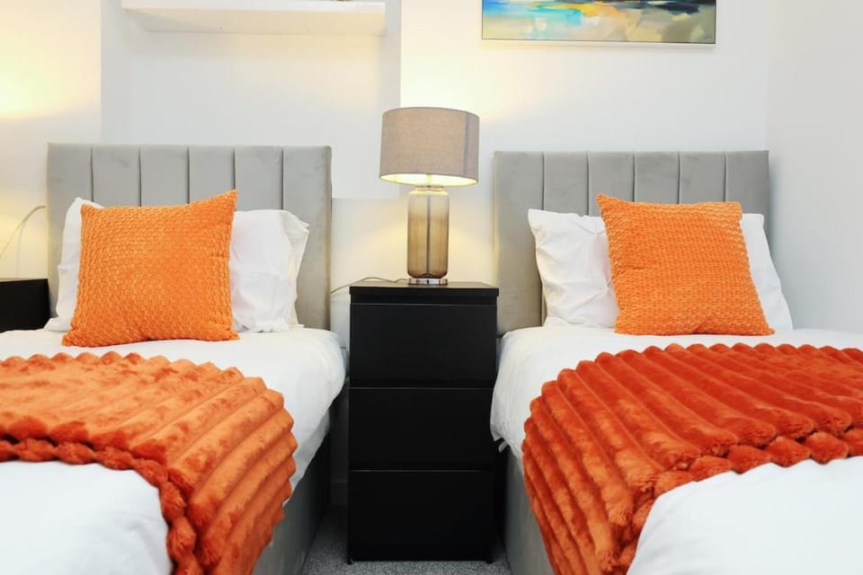 Newly Built Stylish & Central 2-Bedroom 2-Bathroom Apartment - Cardiff City Centre Apartment in Cardiff