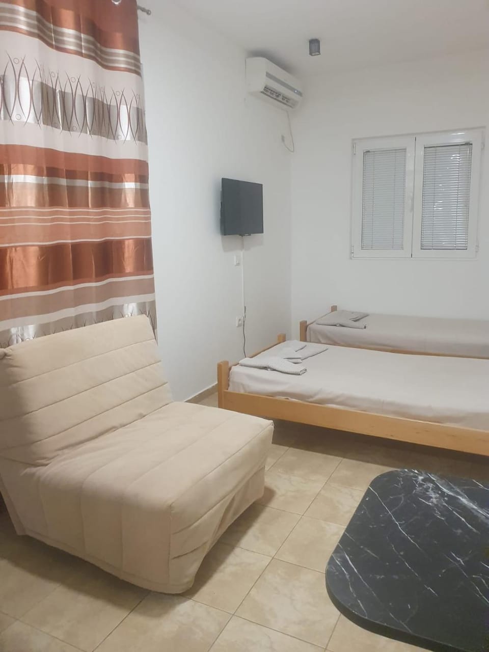 City love Apartments Budva - Parking Apartment in Budva