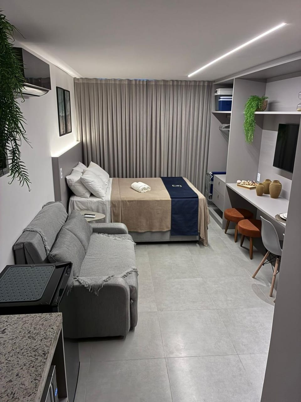 Bed, Bedroom, air conditioner