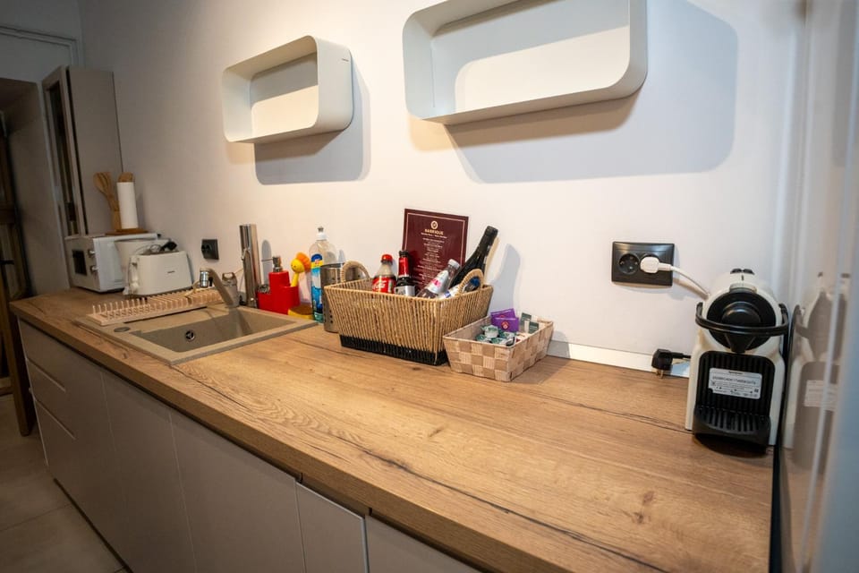 Coffee/tea facilities, Kitchen or kitchenette, minibar, toaster