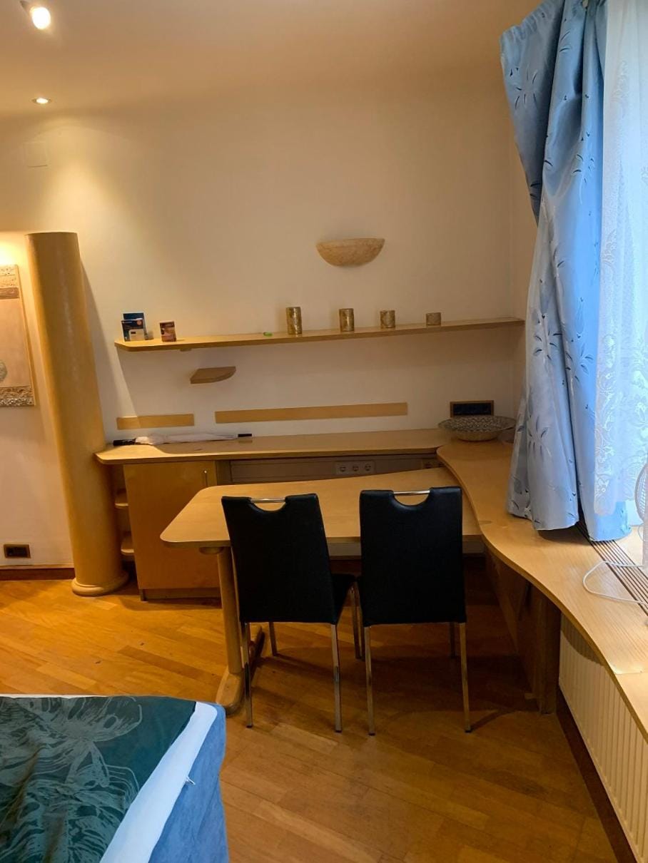 Center Karlsplatz Oper U1 U2 U4 Apartment in Vienna