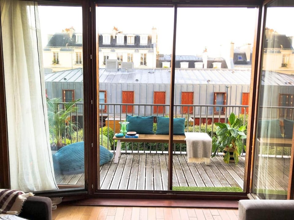 Peace in Heaven Apartment in Paris