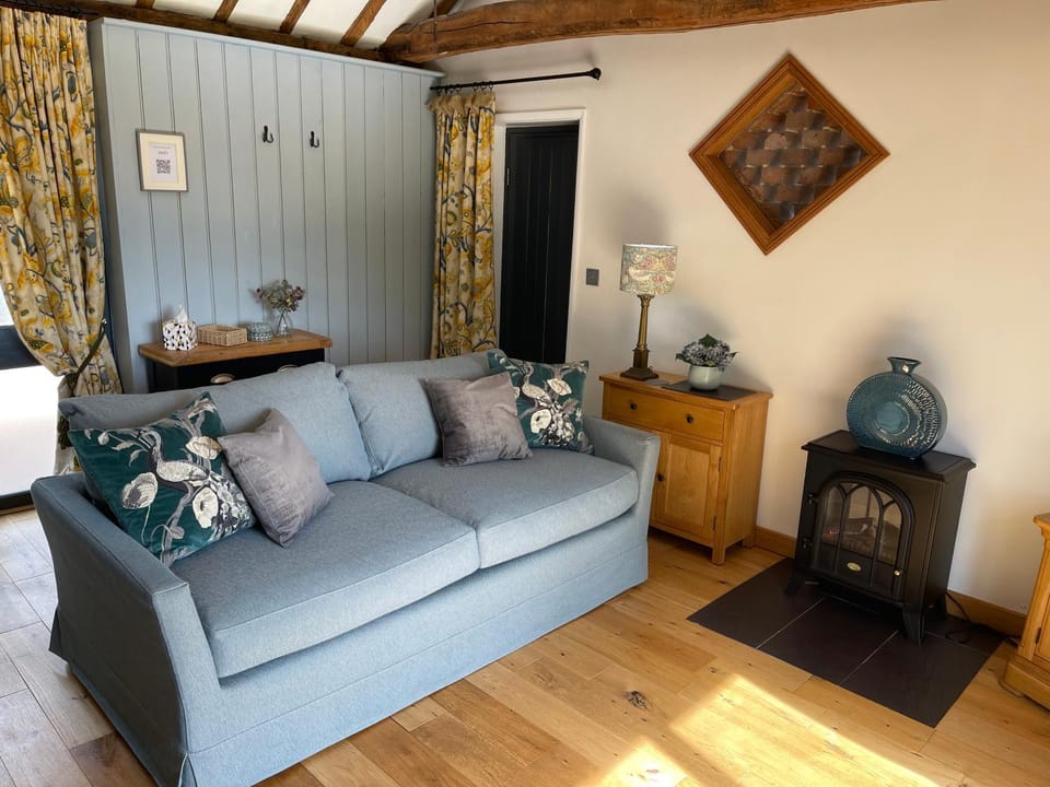 Communal lounge/ TV room, Living room, Seating area