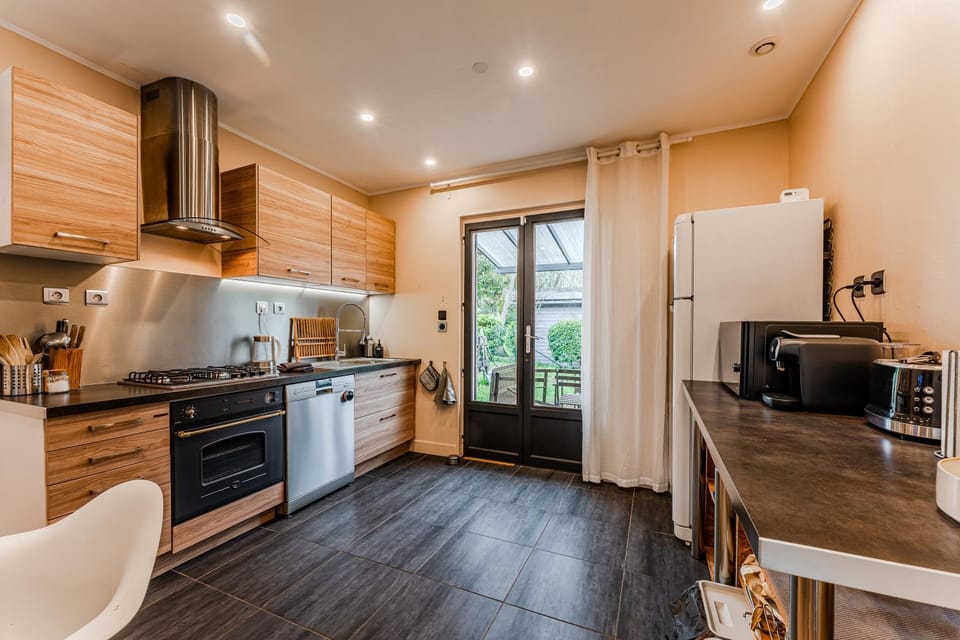 dishwasher, oven, stove, toaster