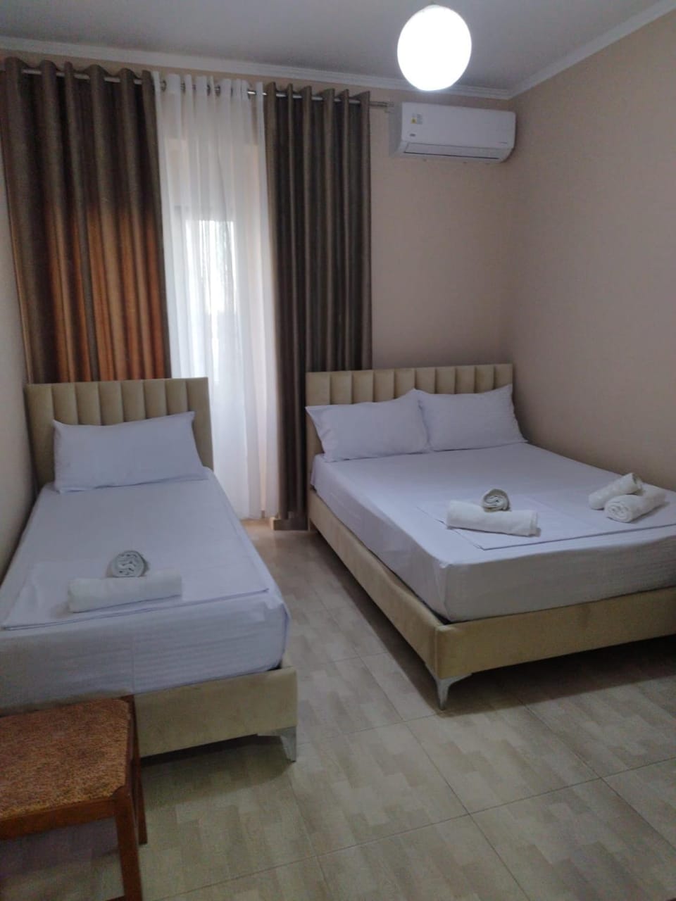 Photo of the whole room, Bedroom, towels