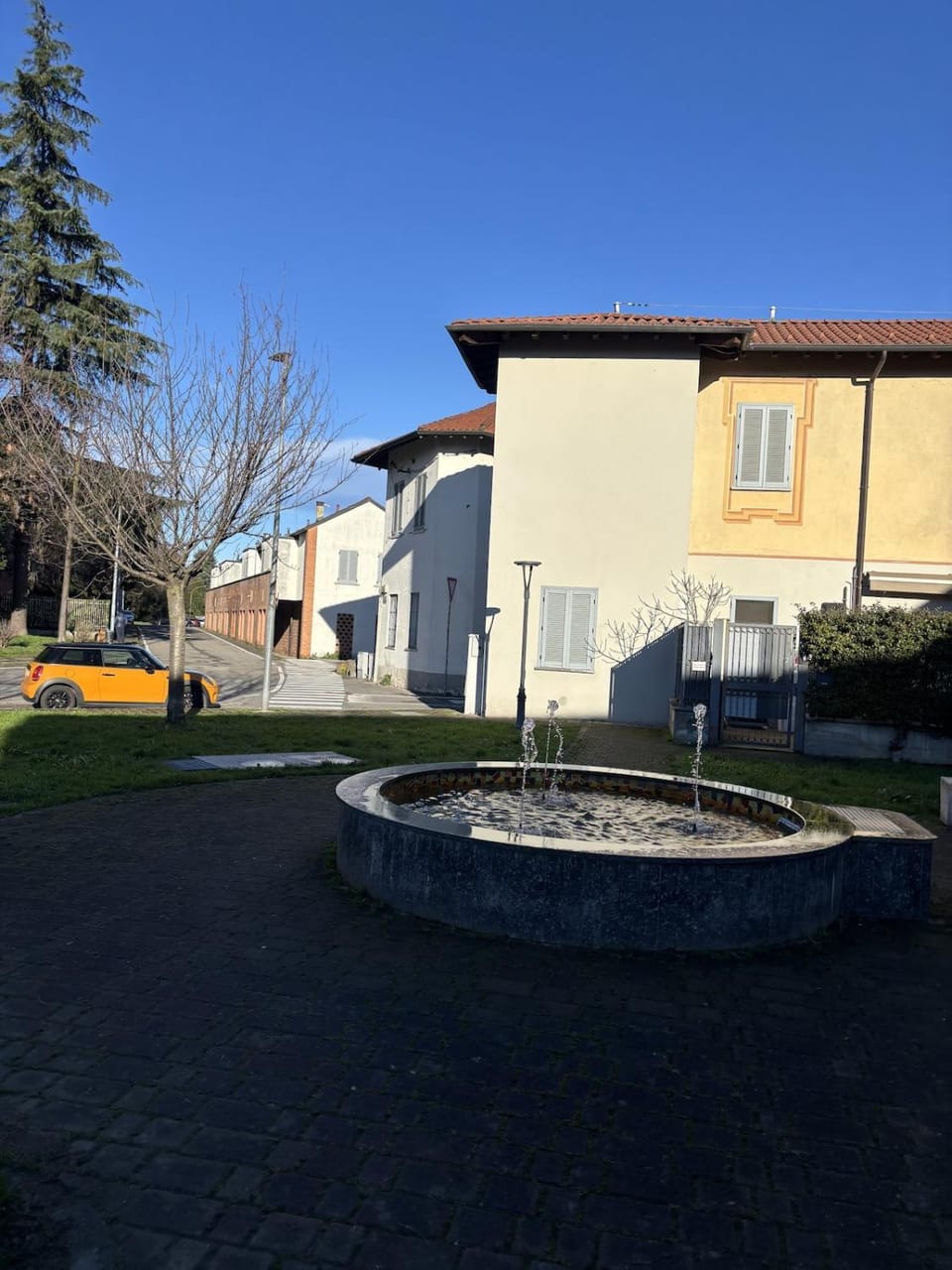 A garden at the fair Rho Fiera Galeazzi Hospital Apartment in Rho