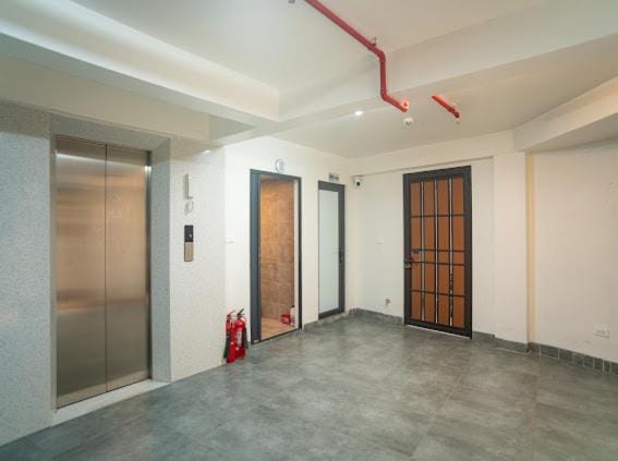 Parking, elevator
