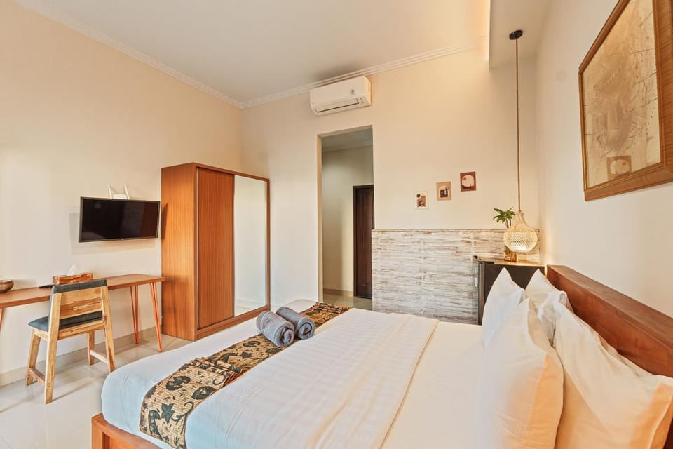 Bed, TV and multimedia, Photo of the whole room, Seating area, wardrobe, air conditioner