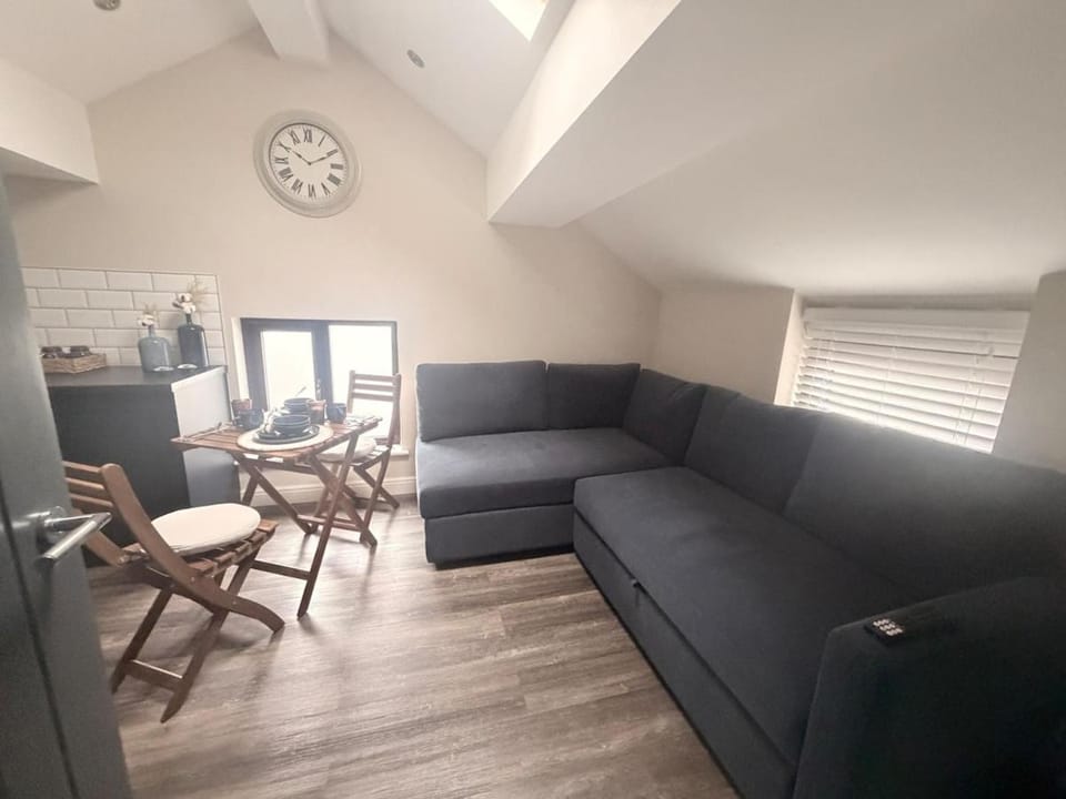 Cosy Parbold Apartment Steps form train station Apartment in West Lancashire District