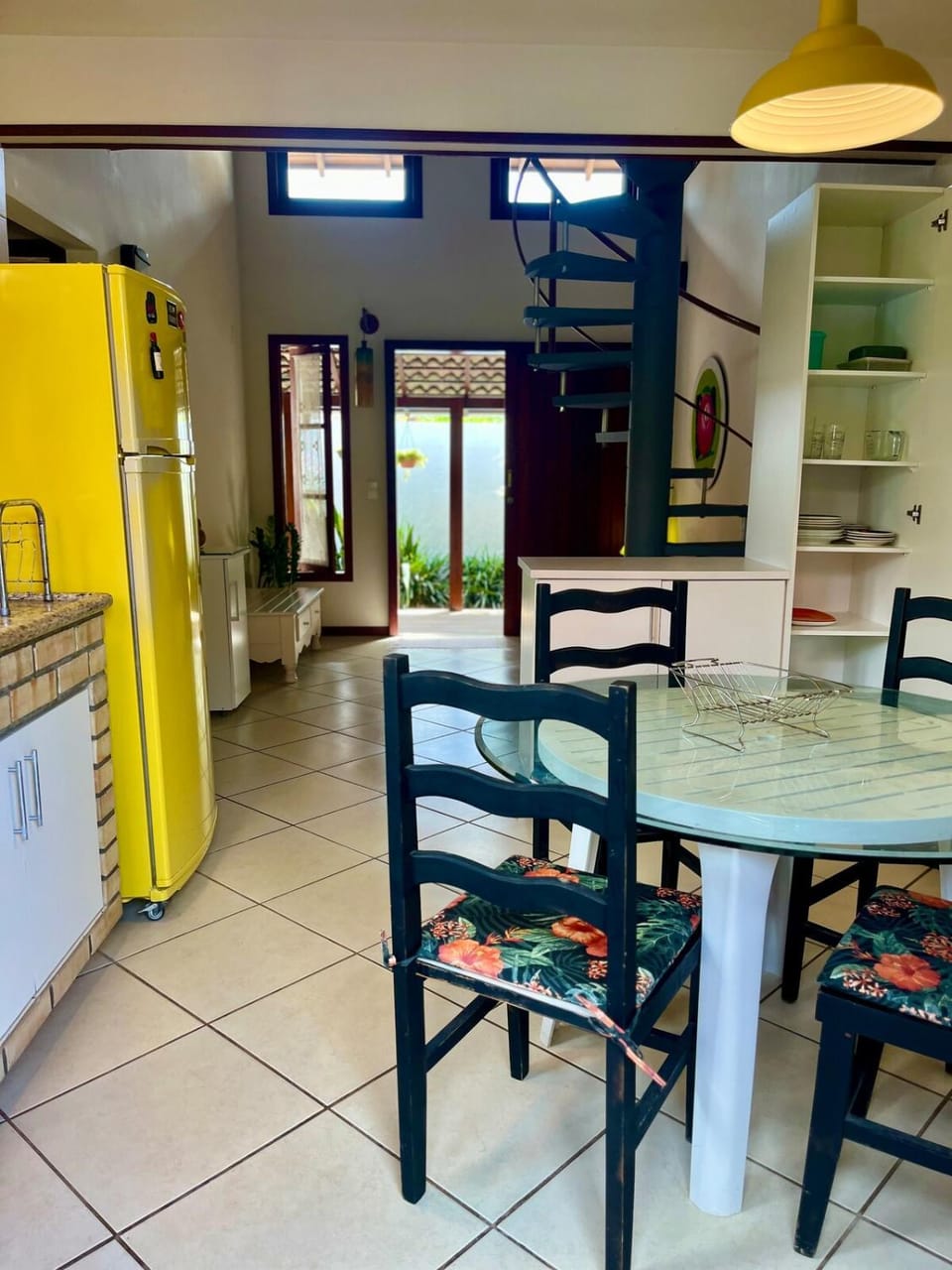 Recanto aconchego Campeche com Wi-Fi, AC e garagem House in Florianopolis