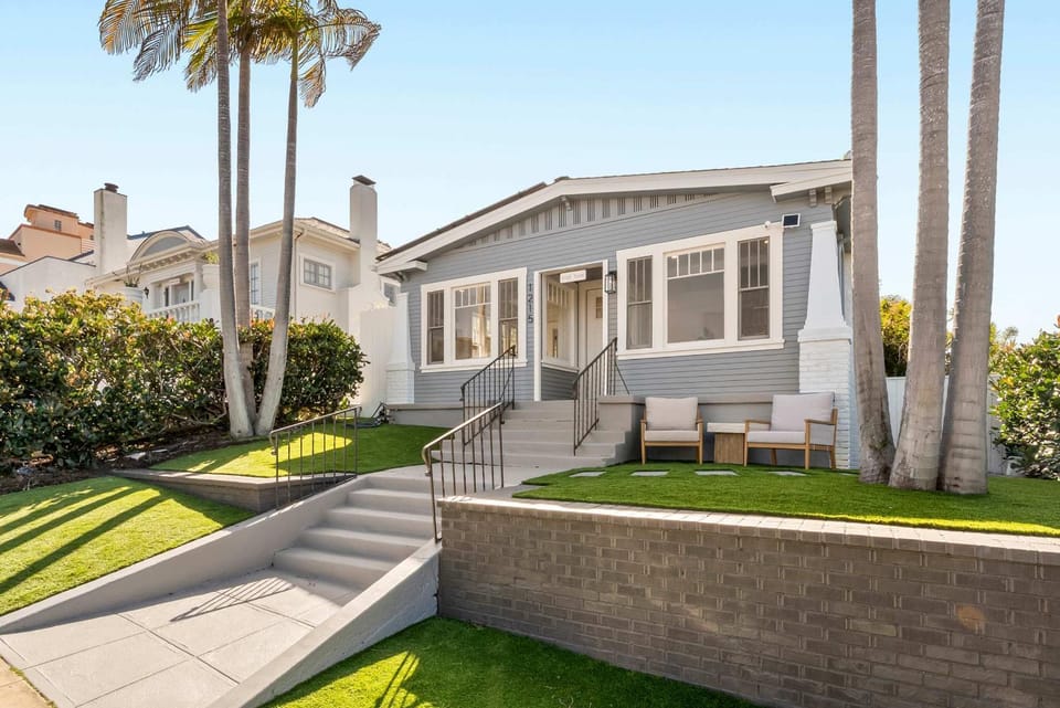 Cliff View - Prime Downtown La Jolla House in La Jolla
