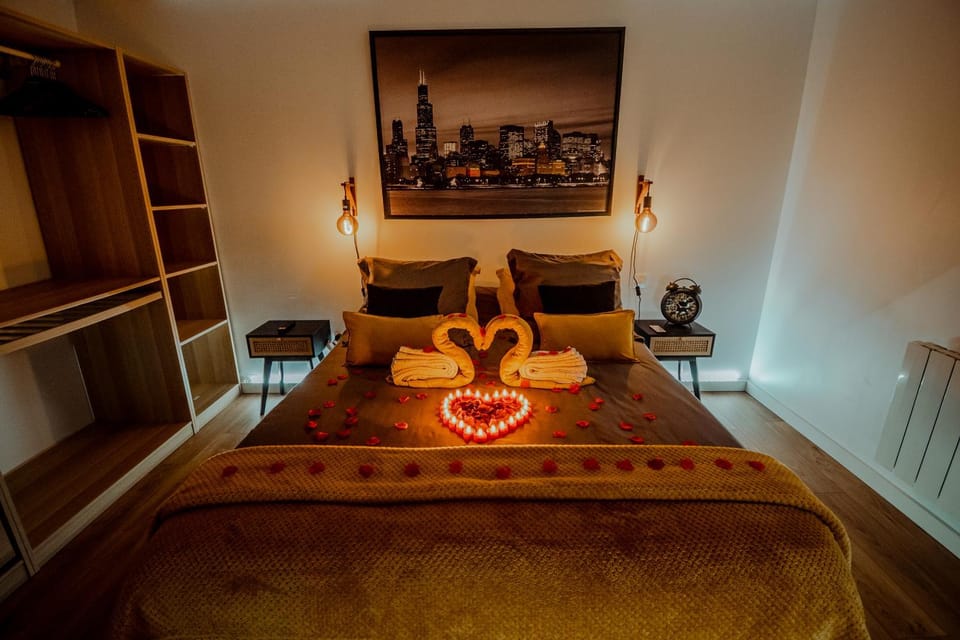 Bed, Decorative detail, Decorative detail