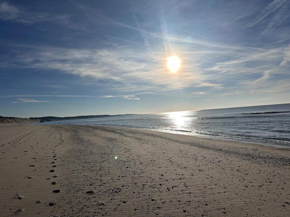 Villa 200 m from the ocean, surfing, natural pools Villa in Soulac-sur-Mer