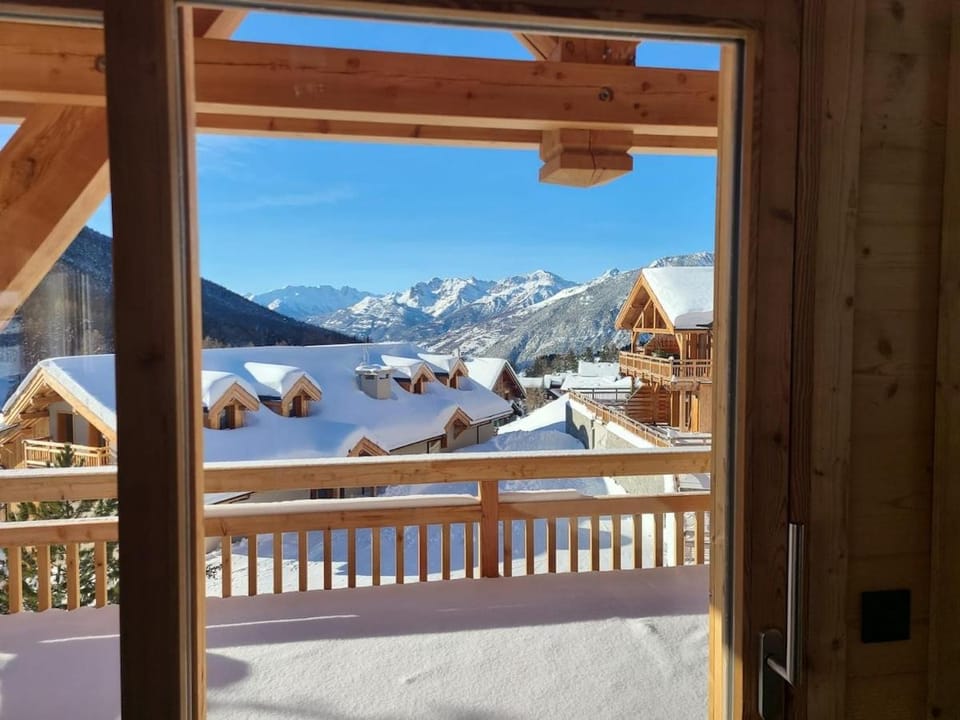 Beautiful chalet with views Chalet in Montgenèvre