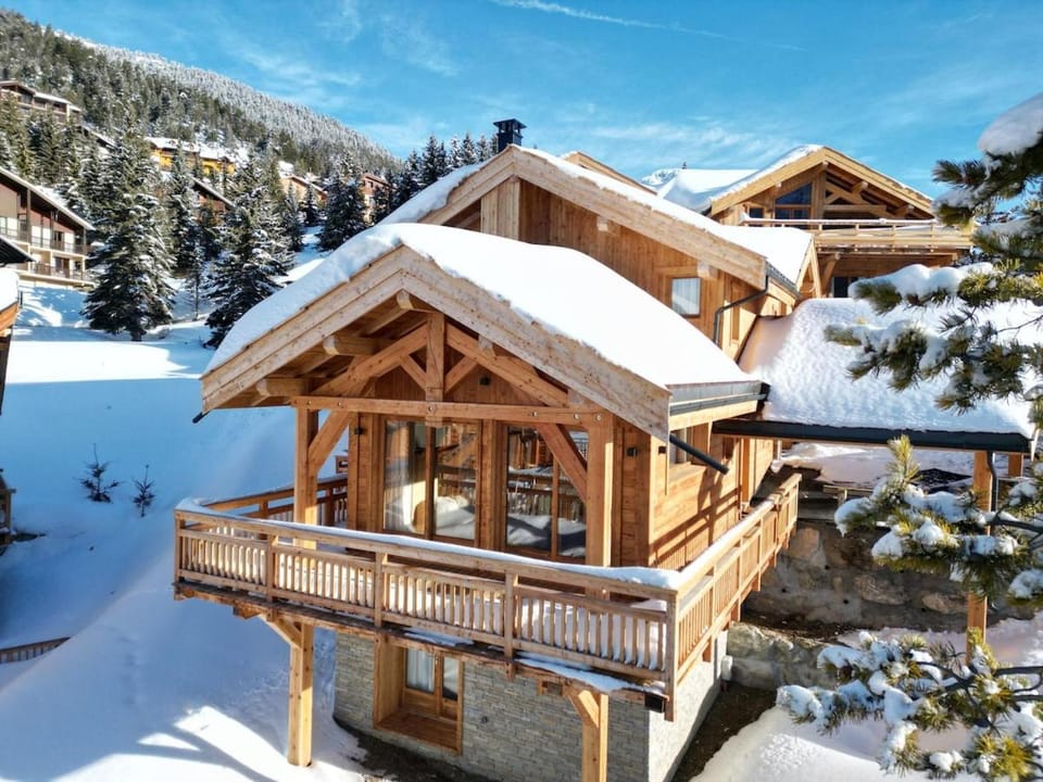 Beautiful chalet with views Chalet in Montgenèvre
