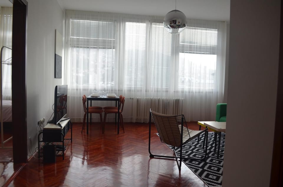 TV and multimedia, Living room, Dining area
