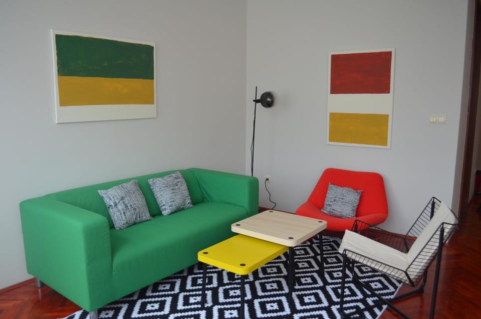 Living room, Seating area