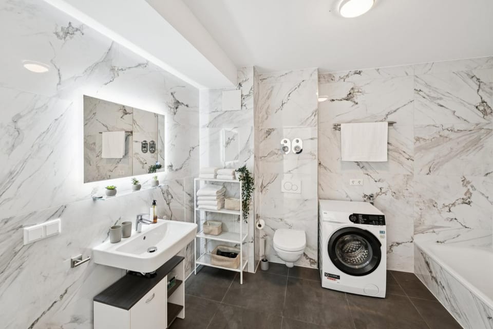 Shower, Bathroom, Bath, towels, washing machine, dryer